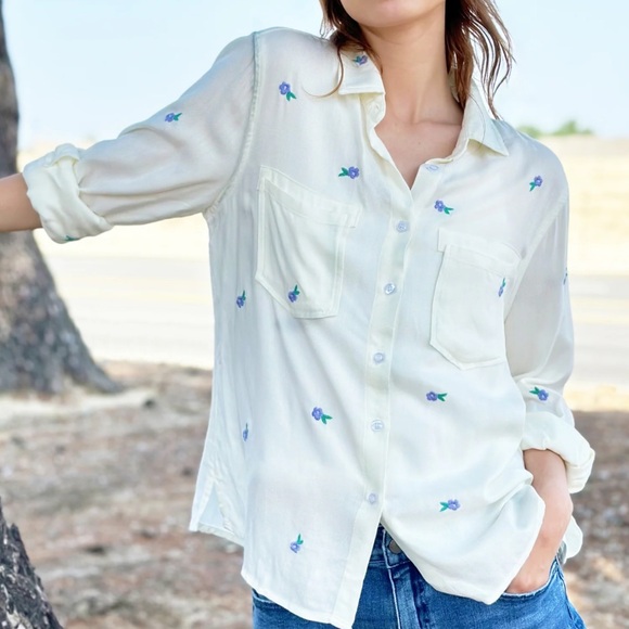 Billy T White Daisy Button Down Embroidered Floral Shirt - Picture 3 of 15